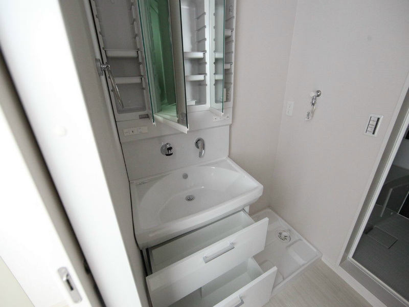 クラルテ8 脱衣所　独立洗面台（シャンプードレッサー）洗濯機用意できます