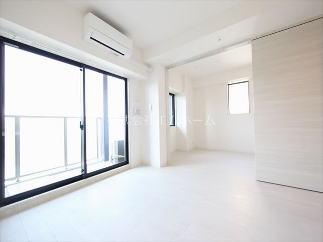 S-RESIDENCE葵Ⅱ リビング11.3帖　エアコン完備　バルコニーに面しています