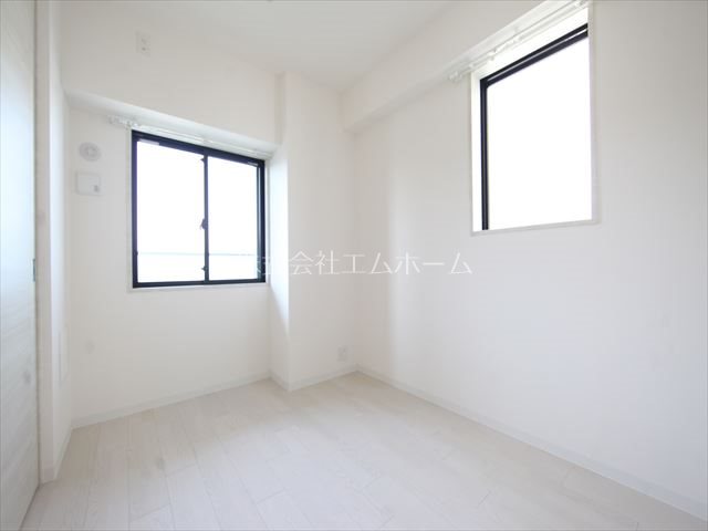 S-RESIDENCE葵Ⅱ 洋室4.7帖　収納充実　窓付（換気良好）