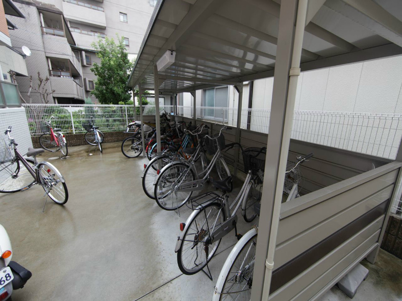 ボヌール津金 屋根付き駐輪場