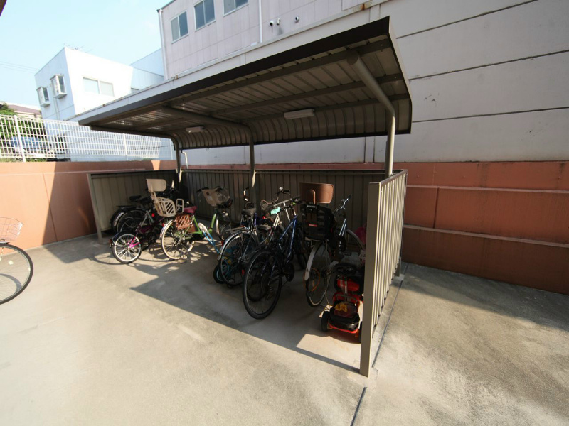 プリミエール松園 屋根付き駐輪場
