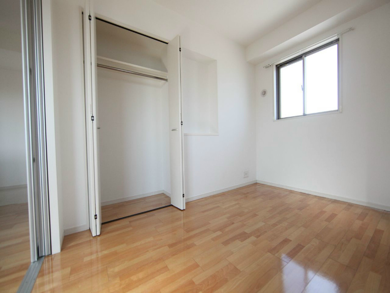 エルミタージュ新栄 洋室5.9帖　クローゼット付（収納充実してます）