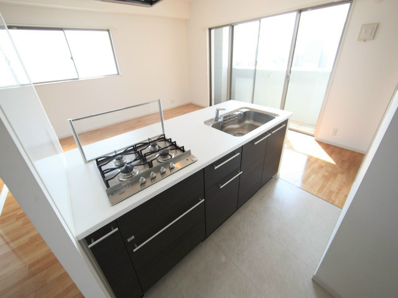 エルミタージュ新栄 システムキッチン（ガス4口）冷蔵庫・レンジ等ご用意できます