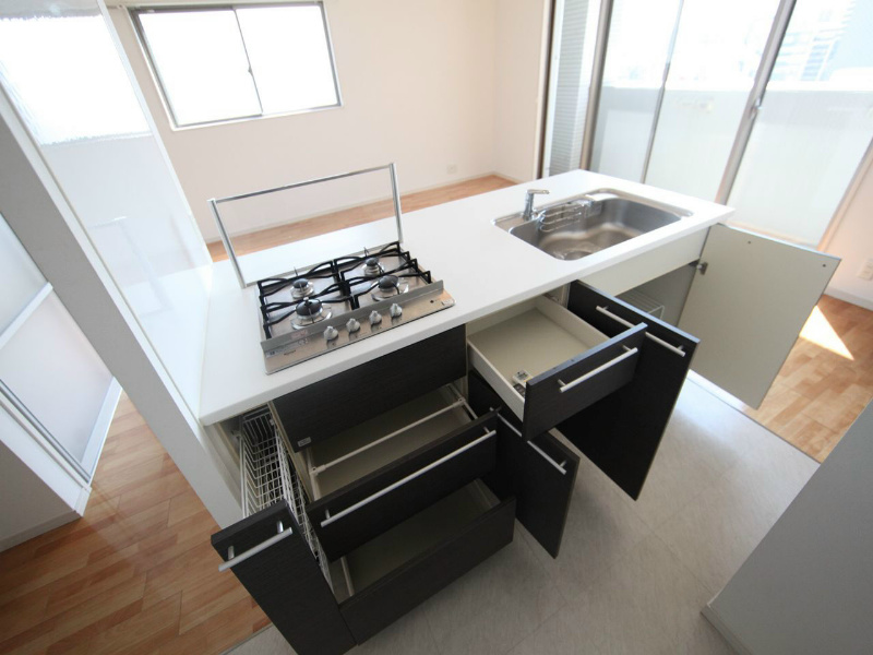 エルミタージュ新栄 システムキッチン（ガス4口）冷蔵庫・レンジ等ご用意できます