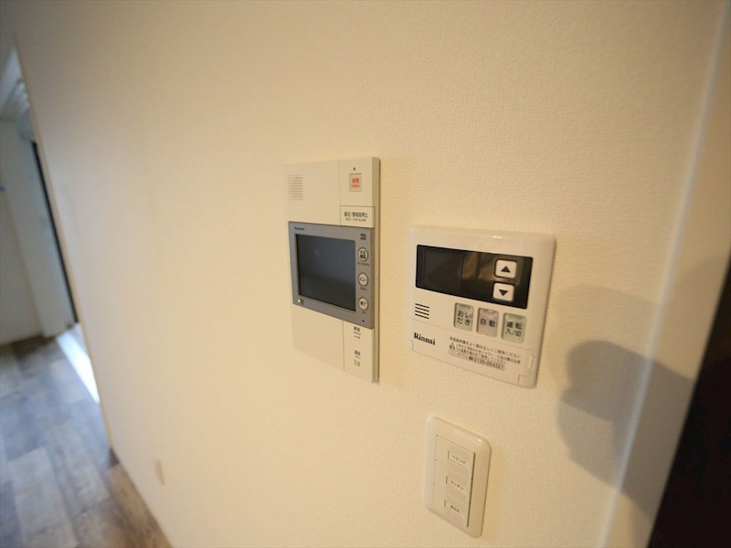 ラトゥール代官町ＷＥＳＴ ＴＶモニター付インターホン