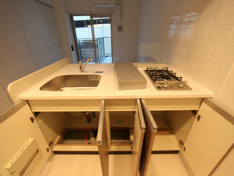 プレサンス丸の内城雅 システムキッチン（ガス2口）冷蔵庫・レンジ等ご用意できます