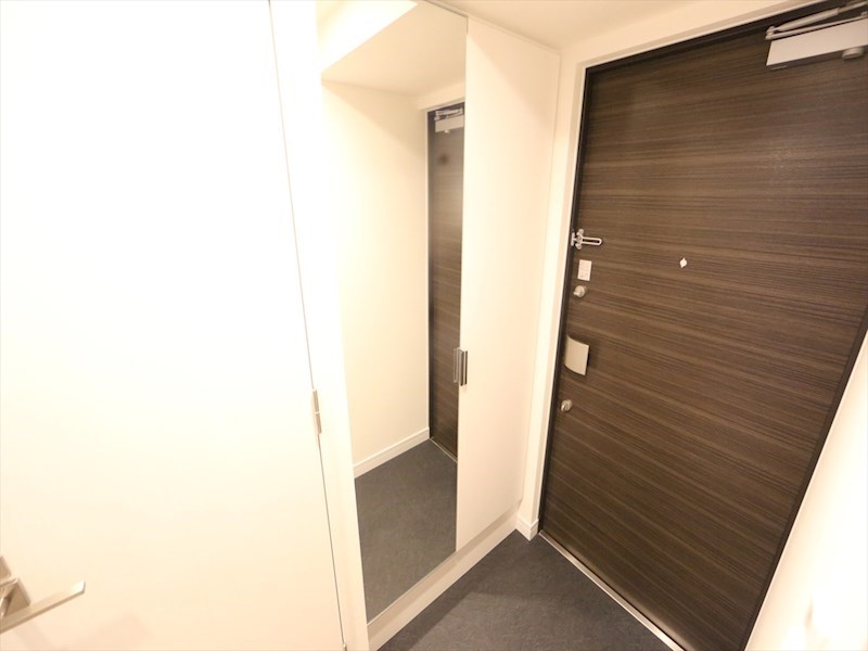 プレサンスＴＨＥ久屋大通レジェンド 玄関　シューズボックス付（収納充実してます）