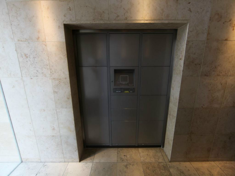 泉アパートメント 宅配ＢＯＸ　不在時に荷物を受け取ることができます