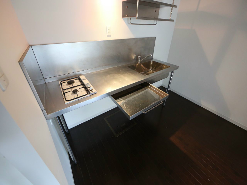 泉アパートメント システムキッチン（ガス2口）冷蔵庫・レンジ等ご用意できます