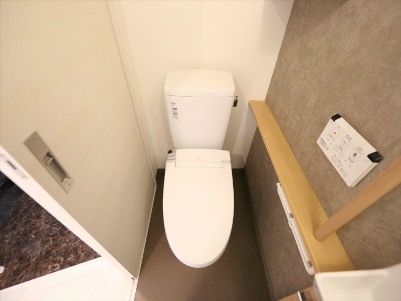 愛知県名古屋市西区名駅３丁目 温水洗浄暖房便座付トイレ　イメージ写真