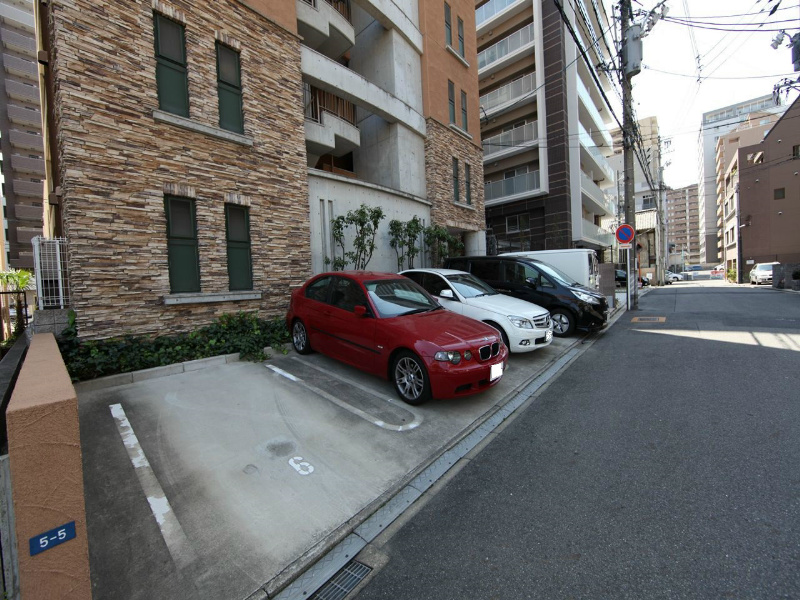 プライムヒルズ 敷地内平面駐車場
