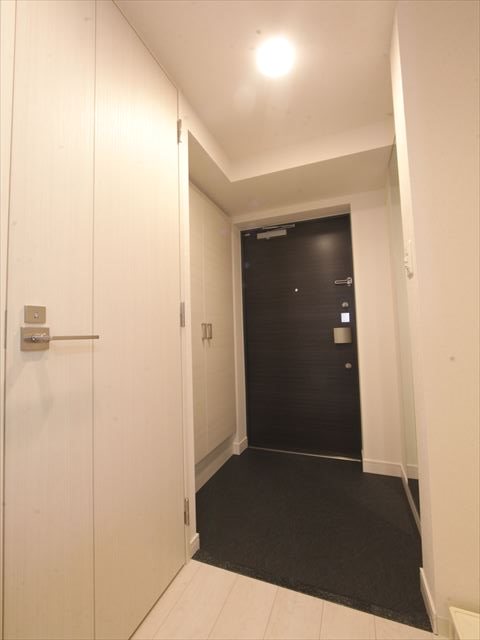 アドバンス名古屋モクシー 玄関（シューズボックス充実）