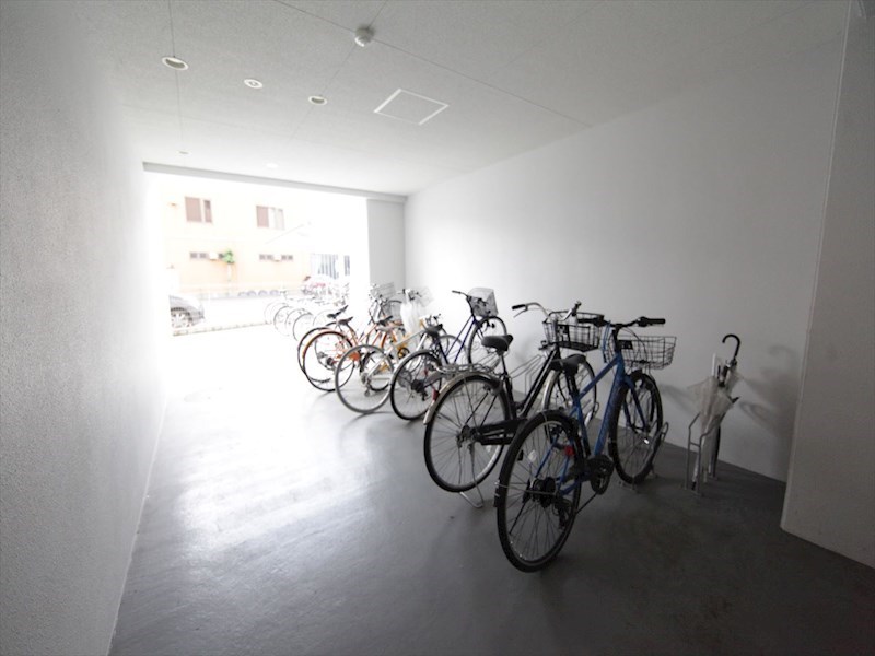 アクアヒルズ 屋根付き駐輪場