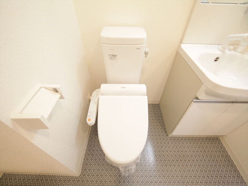 アクアヒルズ 温水洗浄暖房便座付トイレ