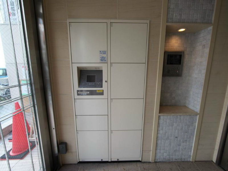 セントラルハイツ栄 宅配ＢＯＸ付　不在時に荷物を受け取ることができます