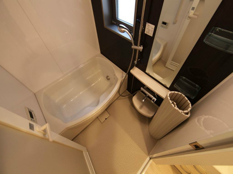 セントラルハイツ栄 ゆったりした追い焚き付お風呂　窓付（換気良好）