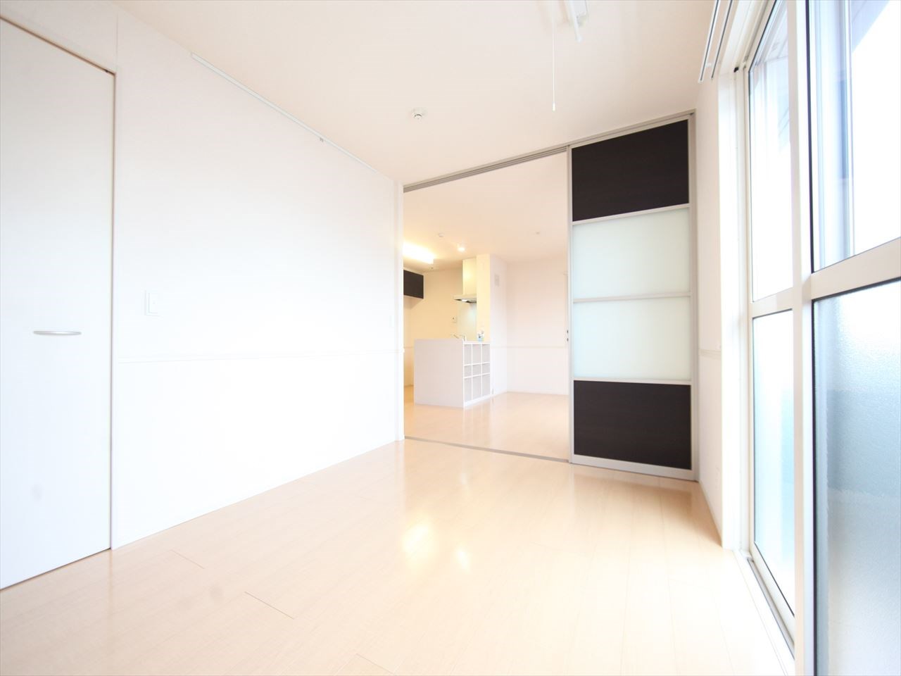 Ｃａｓａ　ｔｅｒｒｅ（カーサテール） ＬＤＫ12.8帖　洋室5.9帖　つなげても仕切っても使えます