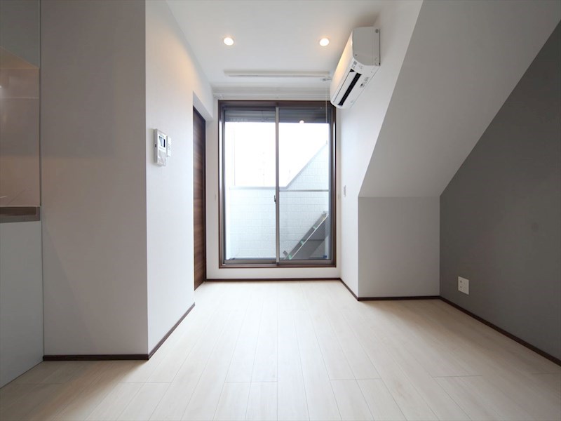 ＧＲＡＮＤＴＩＣ桜本町 ＬＤＫ8.7帖　2面採光　エアコン完備　ルーフバルコニー