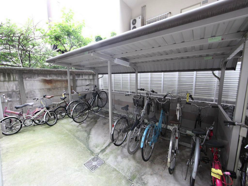 アンジュール栄 駐輪場完備