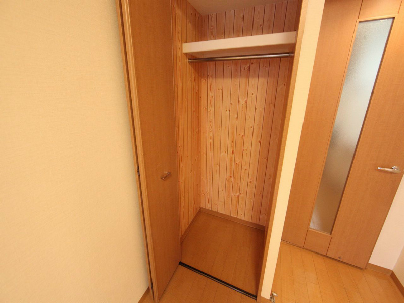 アンジュール栄 クローゼット（収納充実してます）