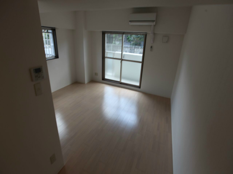 T-COURT（ティーコート） ＬＤＫ12.2帖　南東角部屋　南向きバルコニー