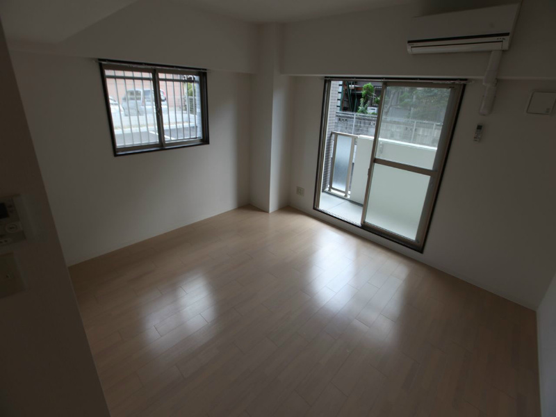 T-COURT（ティーコート） ＬＤＫ12.2帖　南東角部屋　南向きバルコニー