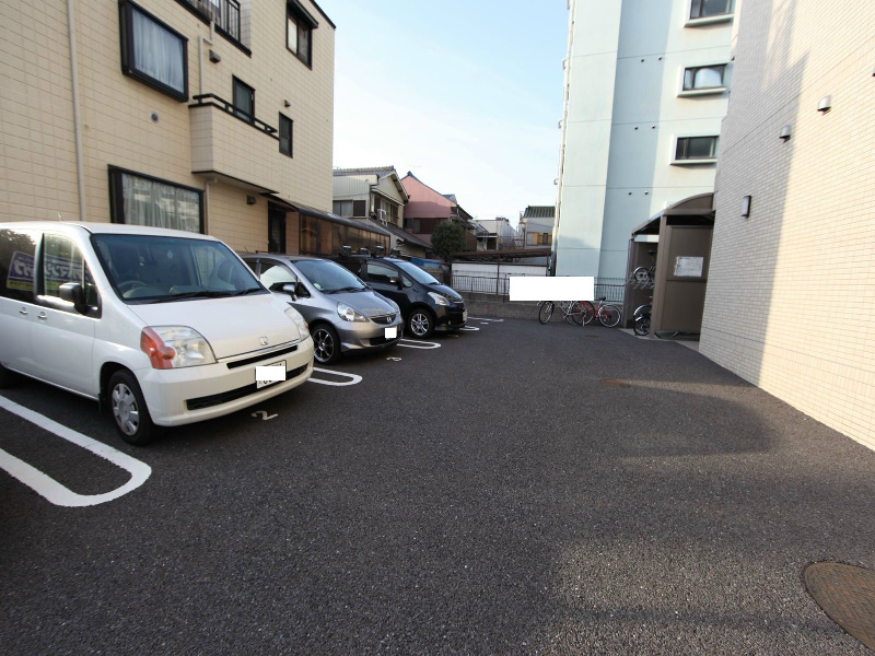 エクセレント名駅南 敷地内駐車場