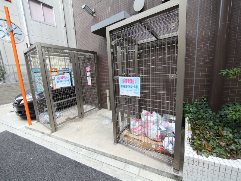 グランシャリオ金山 敷地内ゴミ捨て場