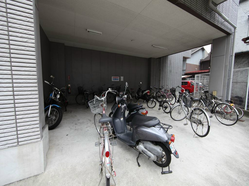 センチュリーパーク八熊 駐輪場