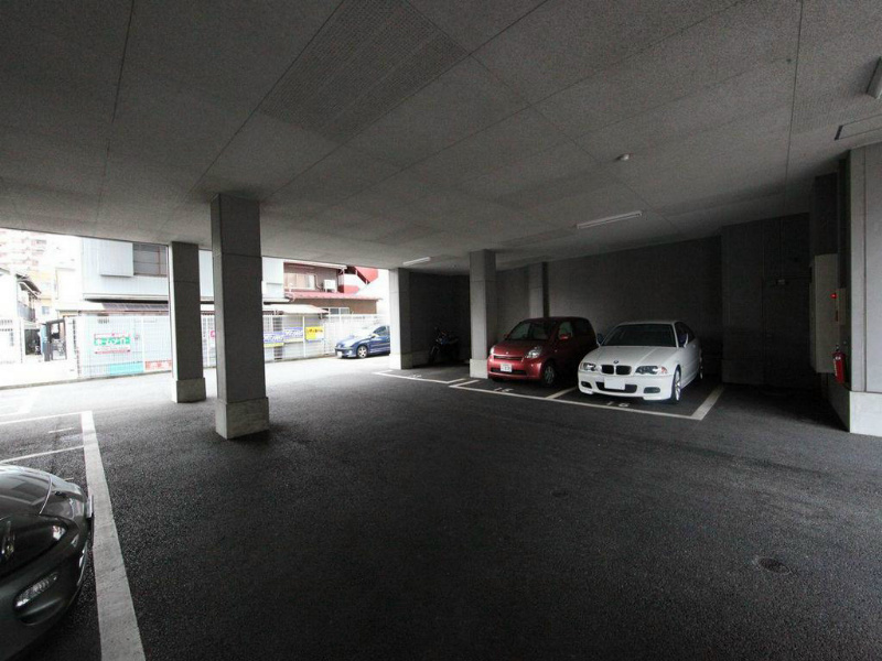 センチュリーパーク八熊 敷地内平置き場