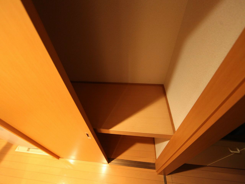 センチュリーパーク八熊 クローゼットとは別の収納棚