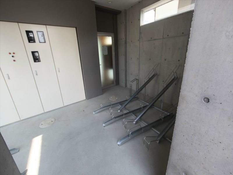 ＳＫ　ＢＵＩＬＤＩＮＧ－５０１ 屋根付き駐輪場