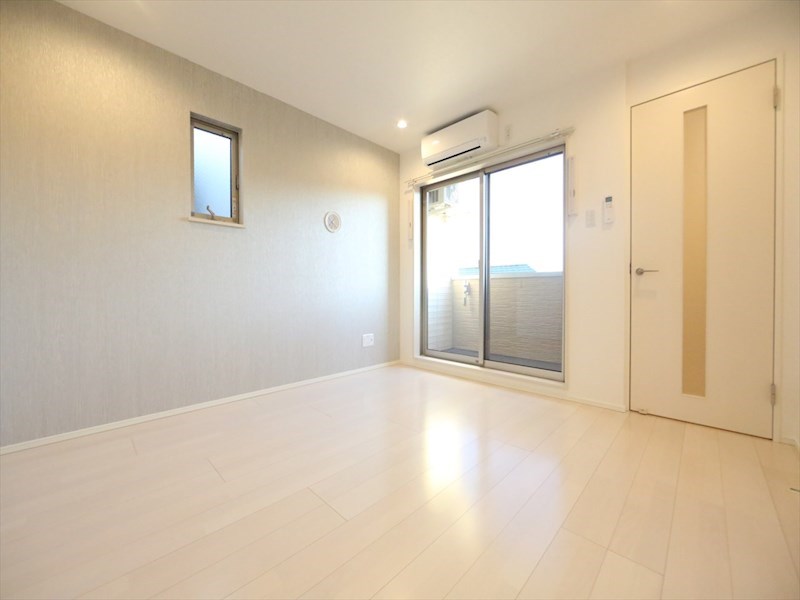ラファータ名駅 ＬＤＫ9.1帖　2面採光　エアコン完備　バルコニー