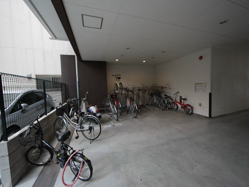 アーデン東別院 屋根付駐輪場