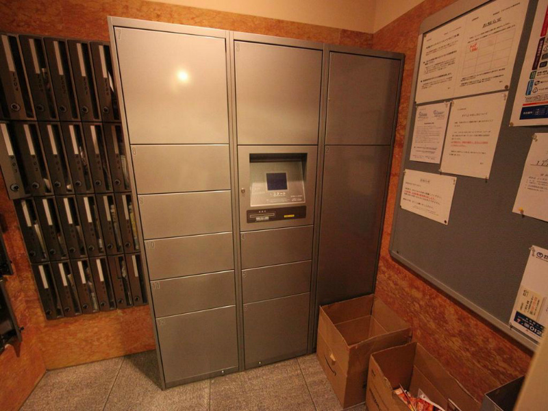 プレサンス名古屋駅前グランヴィル  宅配ＢＯＸ　不在時に荷物を受け取ることができます