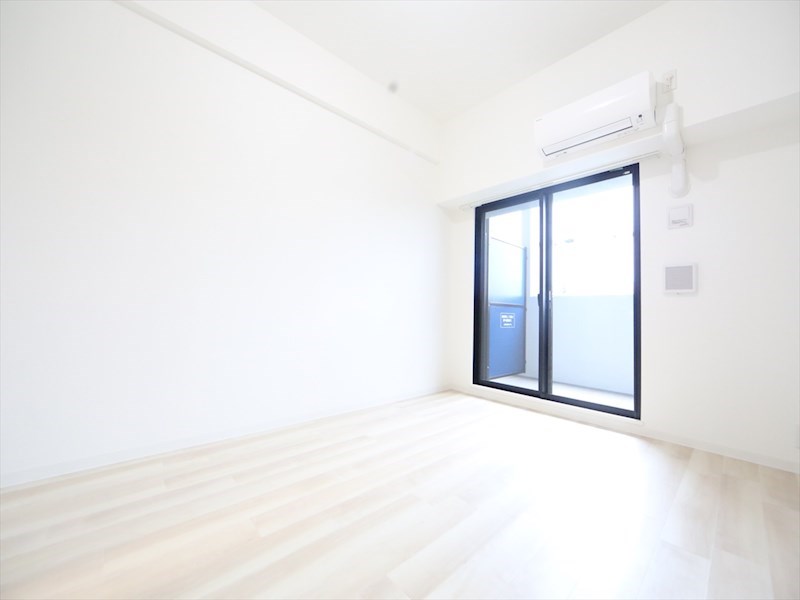 Ｓ－ＲＥＳＩＤＥＮＣＥ堀田 洋室7.6帖　エアコン完備　バルコニー