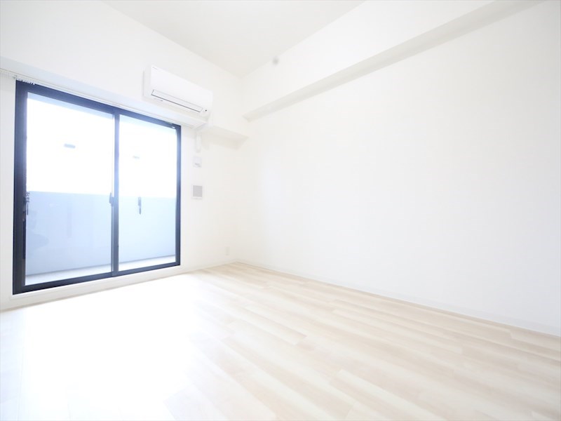 Ｓ－ＲＥＳＩＤＥＮＣＥ堀田 洋室7.6帖　エアコン完備　バルコニー