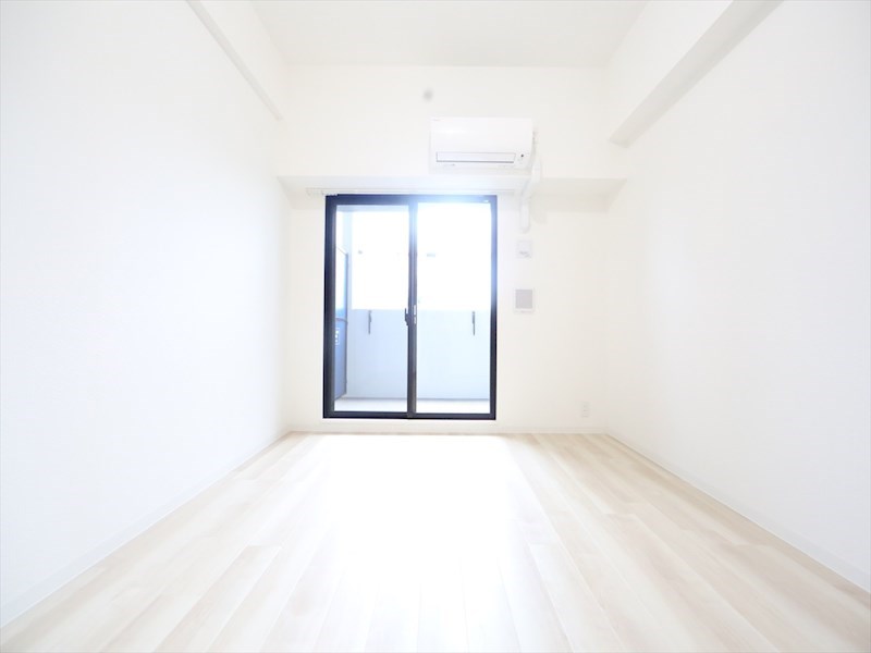 Ｓ－ＲＥＳＩＤＥＮＣＥ堀田 洋室7.6帖　エアコン完備　バルコニー