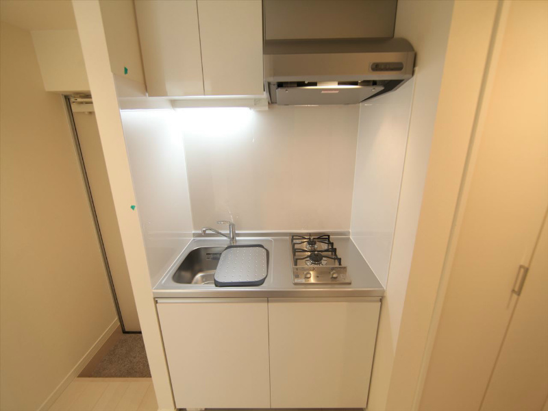 オークラレジデンス栄生 システムキッチン（ガス2口）冷蔵庫・レンジ等ご用意できます