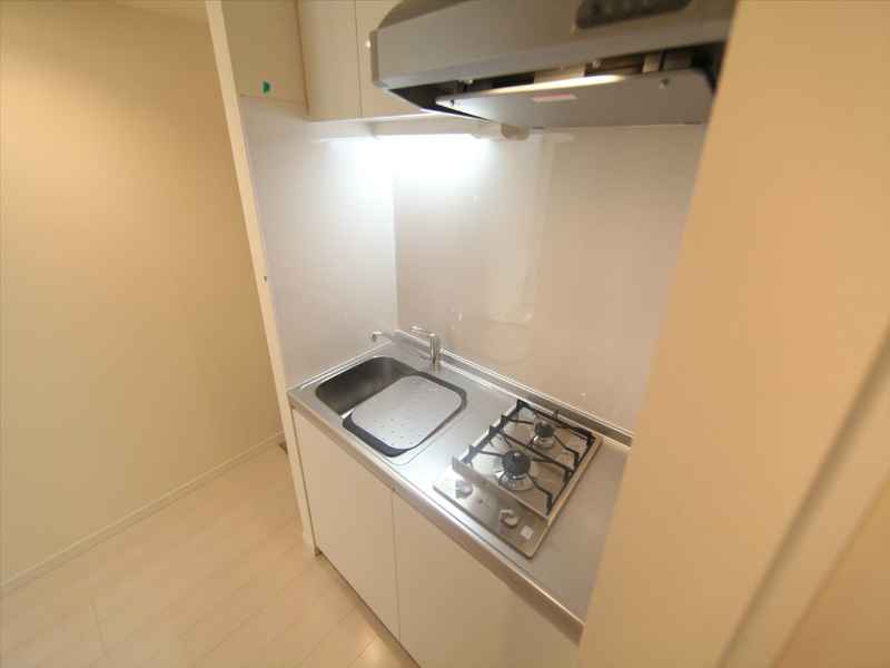 オークラレジデンス栄生 システムキッチン（ガス2口）冷蔵庫・レンジ等ご用意できます