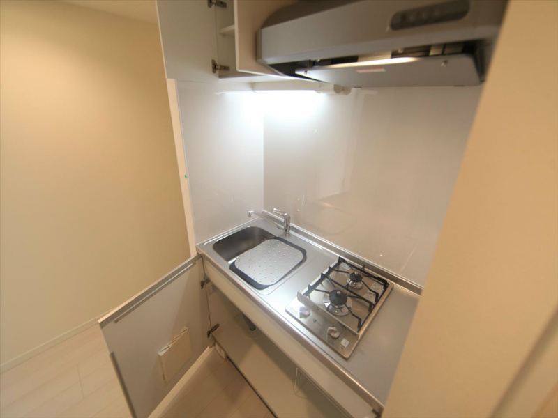 オークラレジデンス栄生 システムキッチン（ガス2口）冷蔵庫・レンジ等ご用意できます