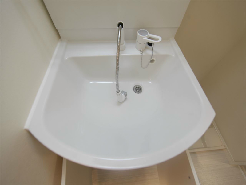 オークラレジデンス栄生 脱衣所　独立洗面台（シャンプードレッサー）洗濯機用意できます