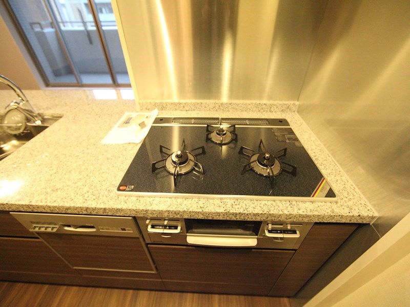 プラウド泉 システムキッチン（ガス3口・グリル付）食器洗乾燥機