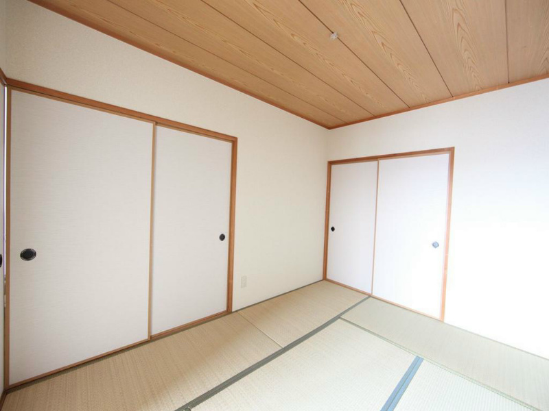アミティ中村 和室6帖　押入付（収納充実してます）