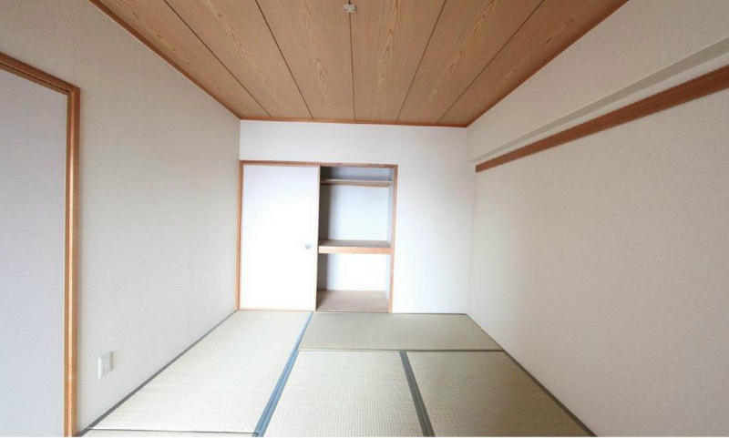 アミティ中村 和室6帖　押入付（収納充実してます）