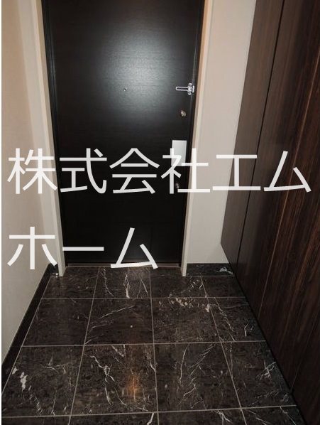 ブリリアタワー名古屋グランスイート 玄関　シューズボックス付（収納充実してます）