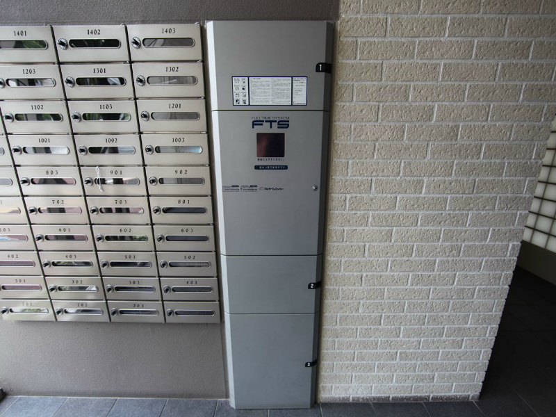 ヴァリエ東別院 宅配ＢＯＸ　不在時に荷物を受け取ることができます