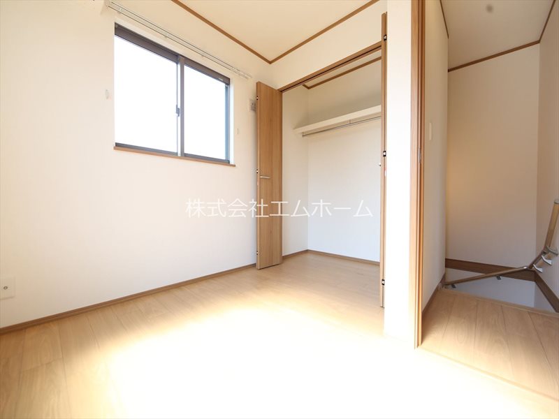 WｉｓｔｅｒｉａⅡ（ウィステリアツー） 洋室4.5帖　クローゼット付（収納充実してます）