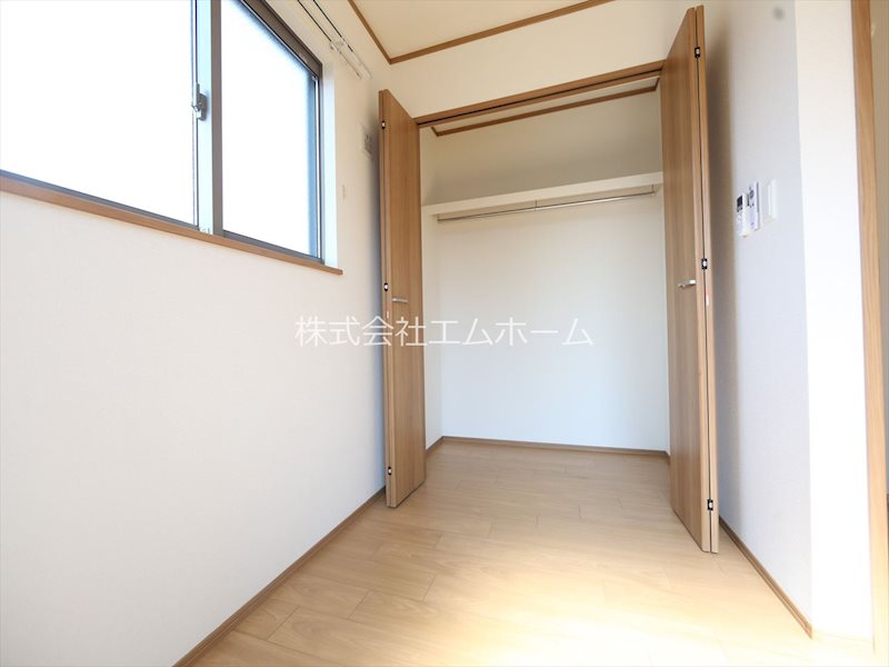 WｉｓｔｅｒｉａⅡ（ウィステリアツー） 洋室4.5帖　クローゼット付（収納充実してます）