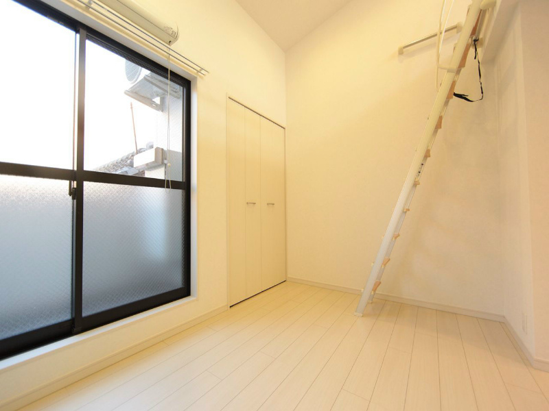 グリーン・ノア 洋室7.8帖　ロフト5.4帖（収納でも部屋でも使えます）